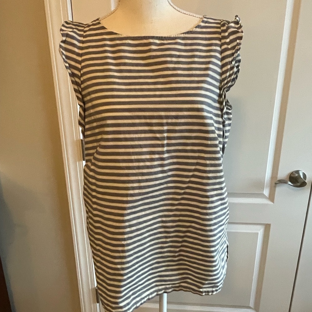 Loft, Size Small, Ruffle cap sleeve, tie back